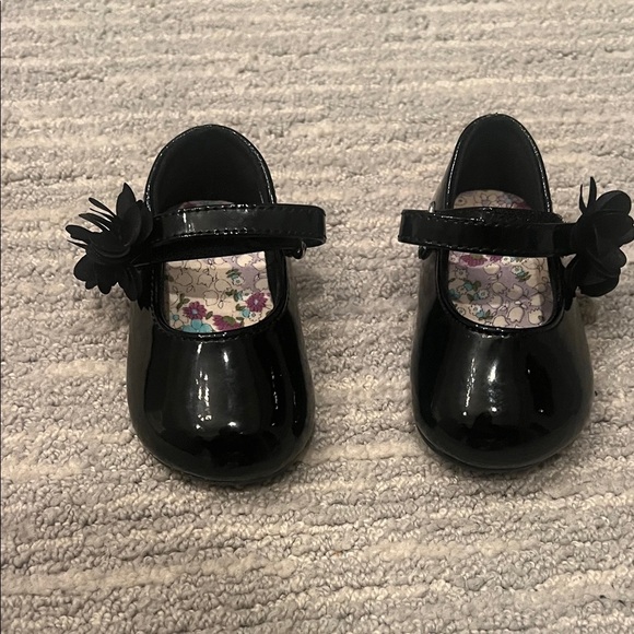 Other - Baby girl black Patent Mary Jane shoes (size 3)